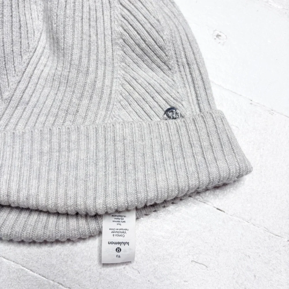 Lululemon Ribbed Merino Wool Light Gray Beanie Hat EUC